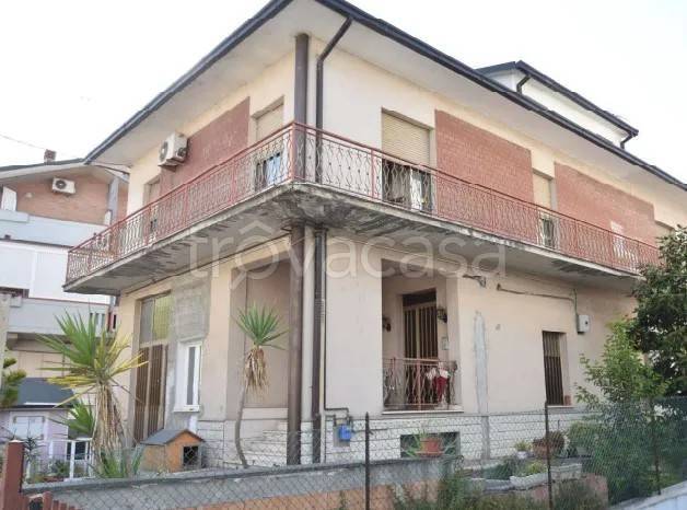 casa indipendente in vendita a Civitanova Marche in zona San Marone