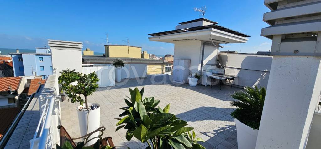 appartamento in vendita a Civitanova Marche in zona Maranello