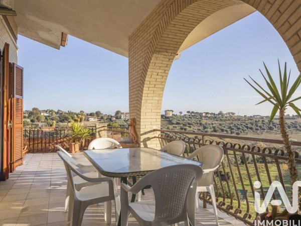 casa indipendente in vendita a Civitanova Marche in zona Santa Maria Apparente