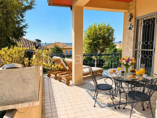 casa indipendente in vendita a Civitanova Marche in zona Maranello