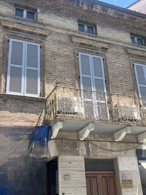 casa indipendente in vendita a Civitanova Marche in zona Porto Civitanova