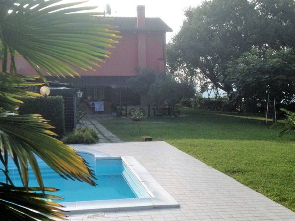 casa indipendente in vendita a Civitanova Marche in zona Santa Maria Apparente