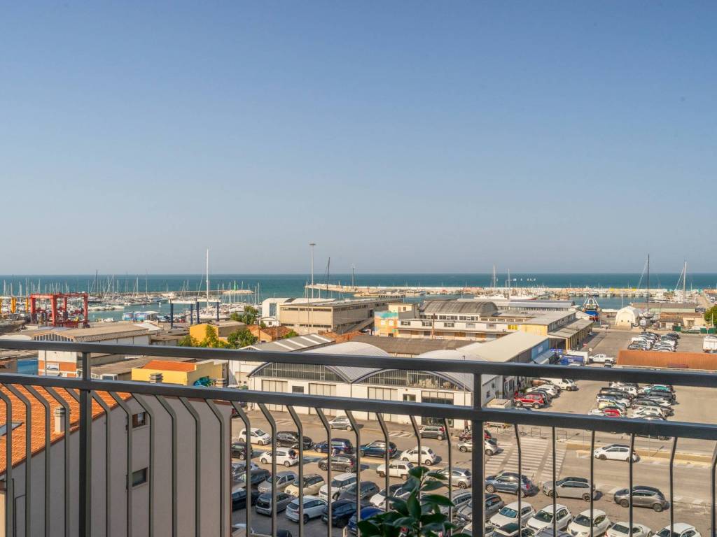 appartamento in vendita a Civitanova Marche in zona Porto Civitanova
