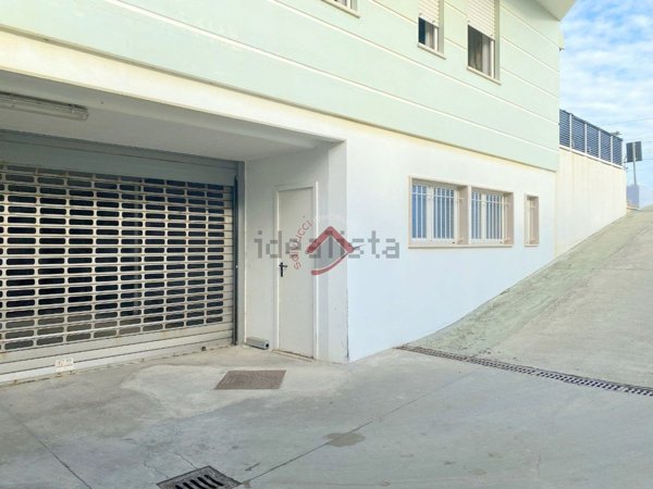 box auto in vendita a Civitanova Marche in zona Fontespina