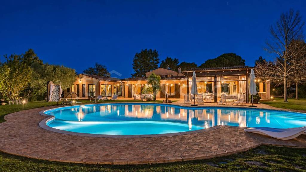 casa indipendente in vendita a Civitanova Marche in zona Santa Maria Apparente