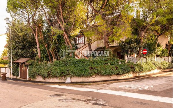 casa indipendente in vendita a Civitanova Marche in zona Maranello