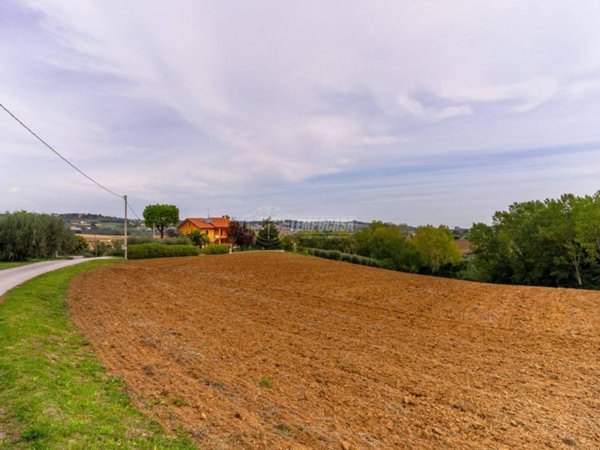 terreno agricolo in vendita a Civitanova Marche in zona Santa Maria Apparente