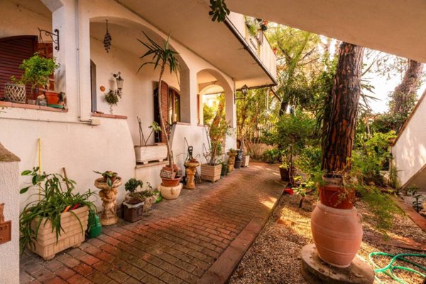 casa indipendente in vendita a Civitanova Marche in zona Maranello