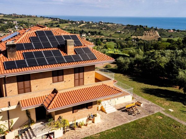 casa indipendente in vendita a Civitanova Marche in zona Santa Maria Apparente