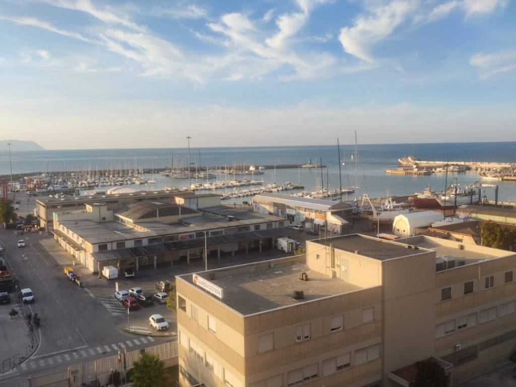 appartamento in vendita a Civitanova Marche in zona Porto Civitanova
