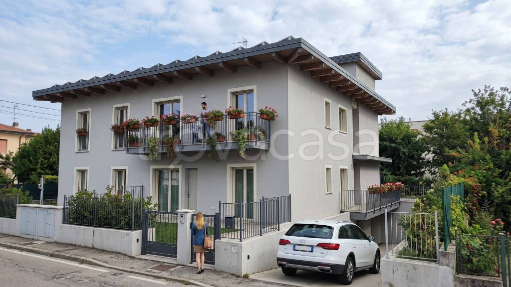 casa indipendente in vendita a Civitanova Marche in zona Maranello