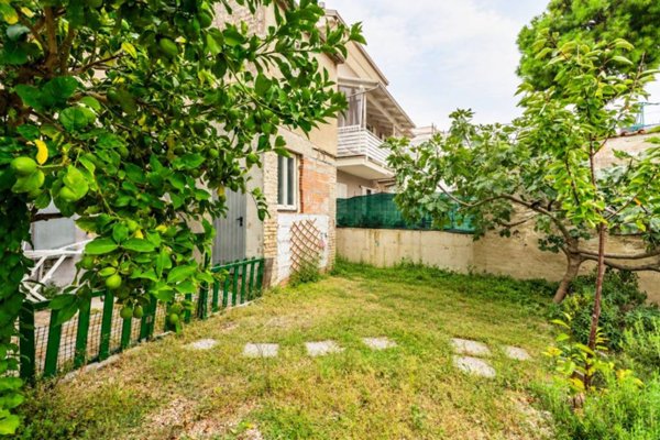 casa indipendente in vendita a Civitanova Marche in zona Fontespina