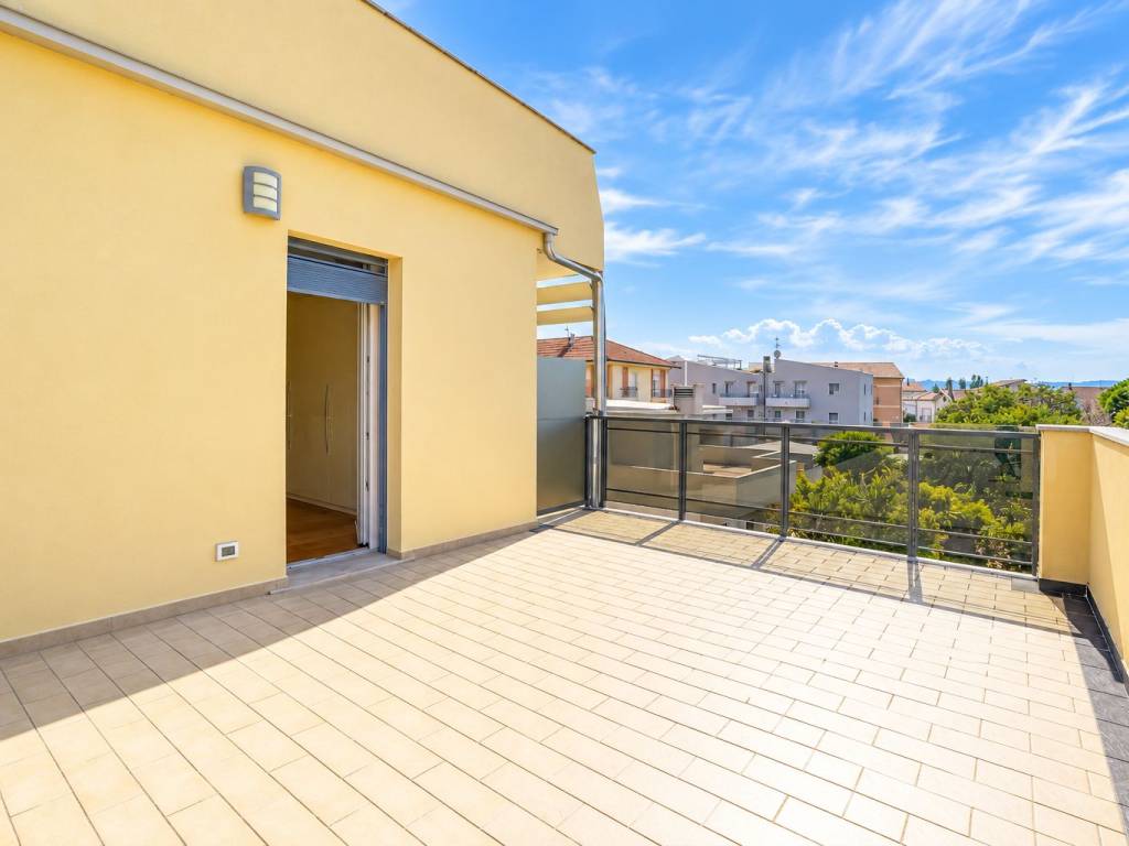 appartamento in vendita a Civitanova Marche in zona San Marone
