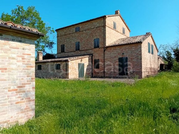 trivano in vendita a Colmurano