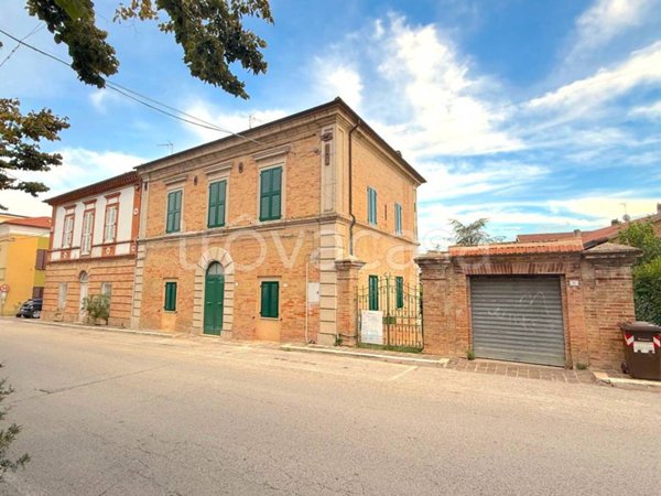 casa indipendente in vendita a Colmurano