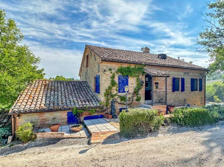 casa indipendente in vendita a Colmurano