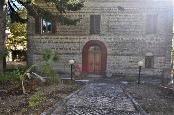 casa indipendente in vendita a Colmurano