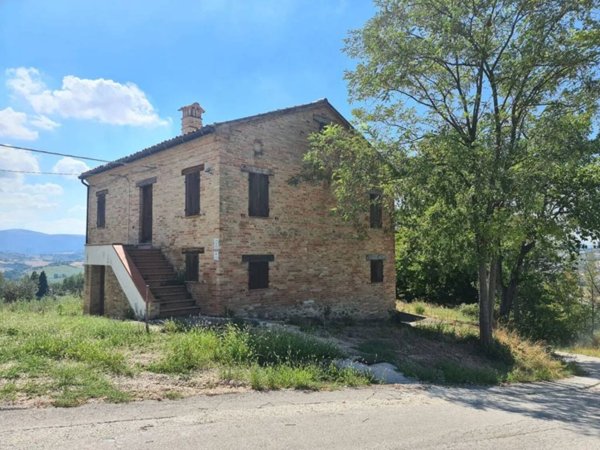 casa indipendente in vendita a Colmurano