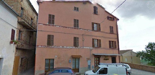 esavano in vendita a Colmurano