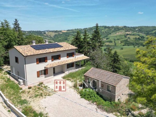 casa indipendente in vendita a Colmurano
