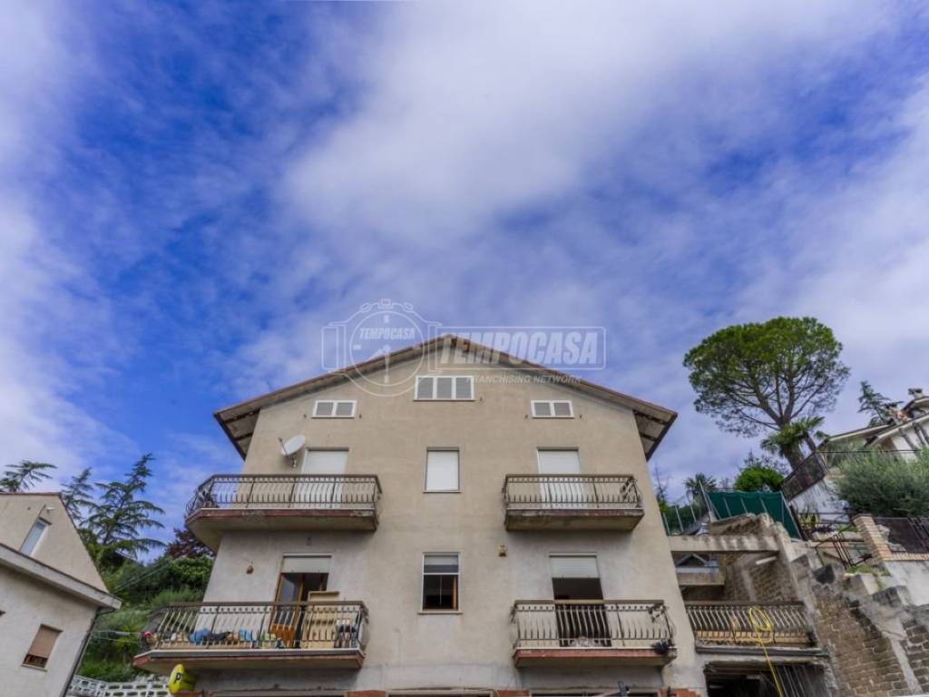 appartamento in vendita a Corridonia in zona Colbuccaro