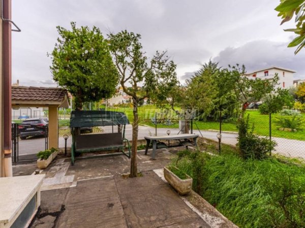 casa indipendente in vendita a Corridonia