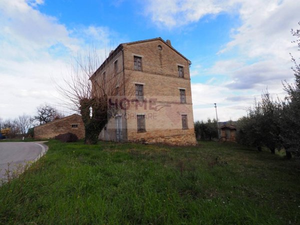 casa indipendente in vendita a Corridonia