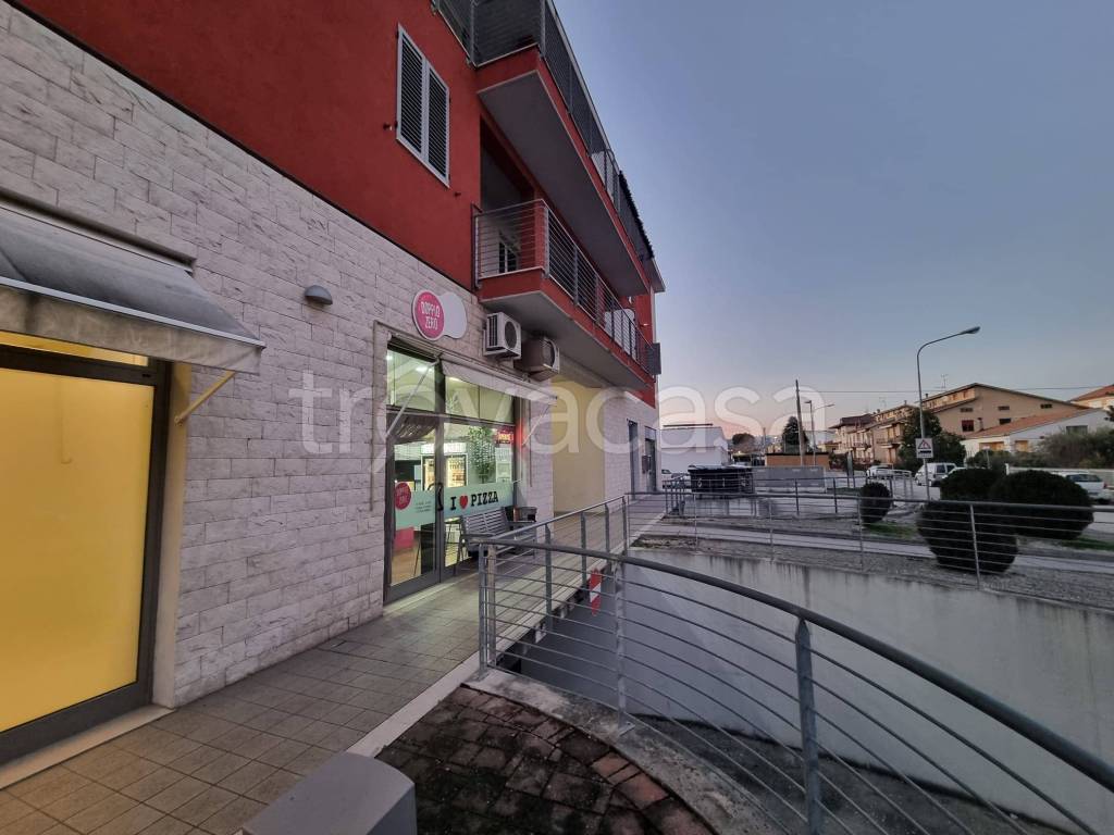 negozio in vendita a Corridonia
