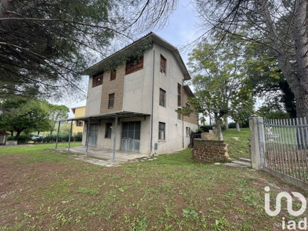 casa indipendente in vendita a Corridonia