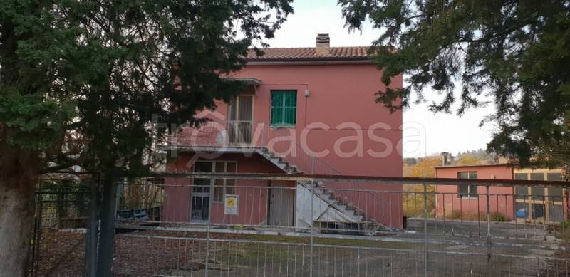 casa indipendente in vendita a Corridonia in zona Colbuccaro