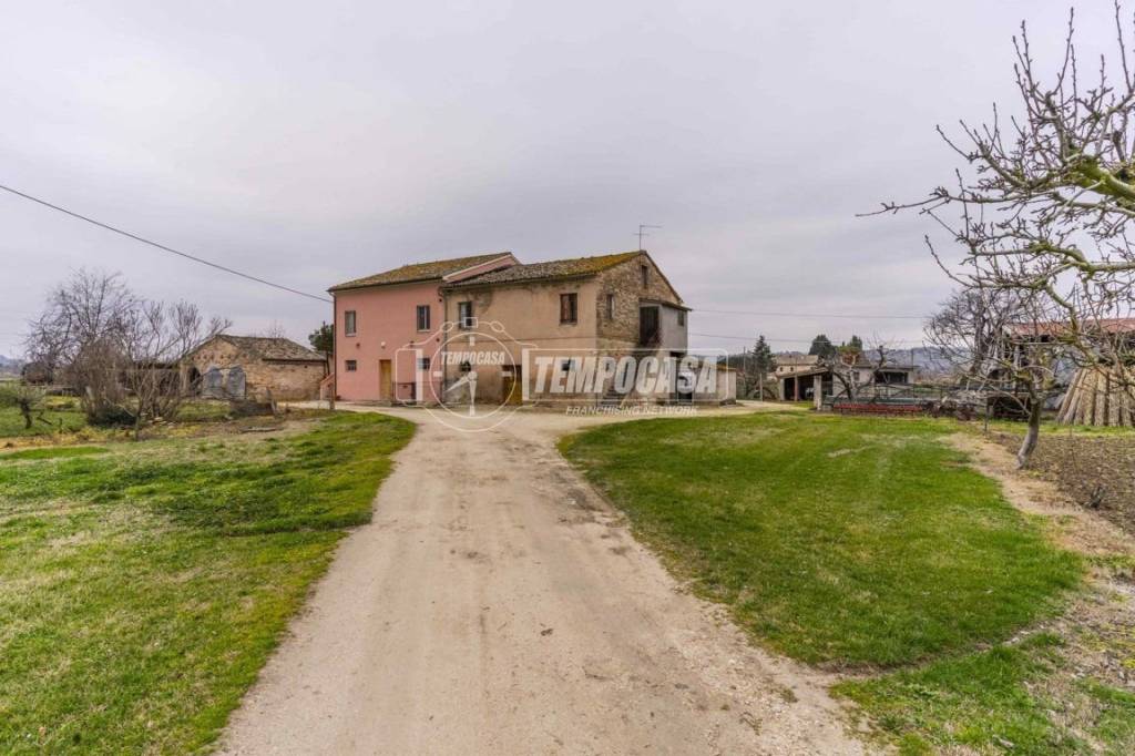 casa indipendente in vendita a Corridonia