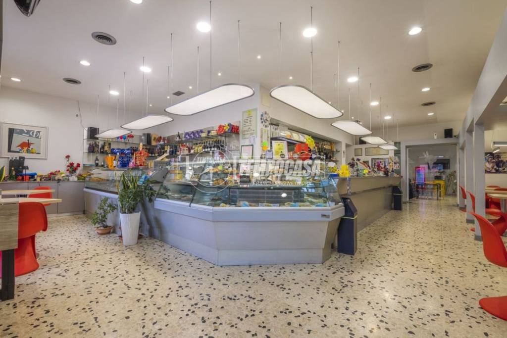 negozio in vendita a Corridonia