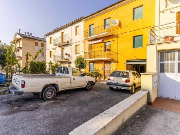 casa indipendente in vendita a Corridonia