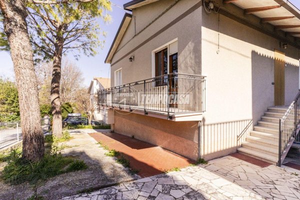 casa indipendente in vendita a Corridonia