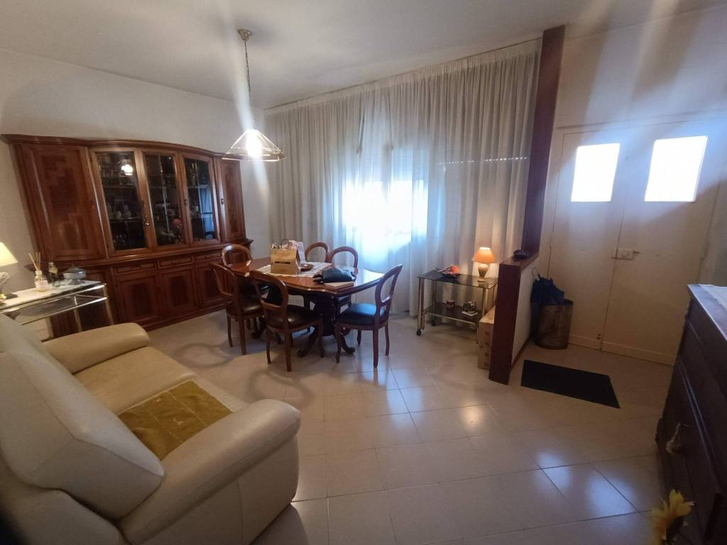 casa indipendente in vendita a Corridonia