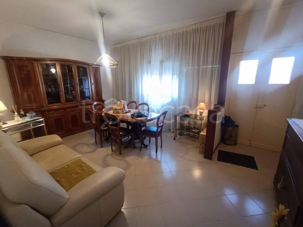 casa indipendente in vendita a Corridonia