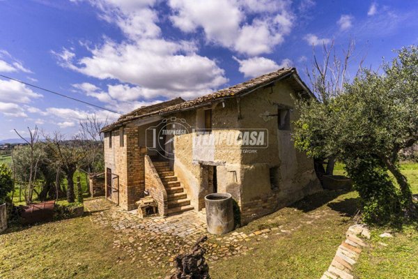 casa indipendente in vendita a Corridonia