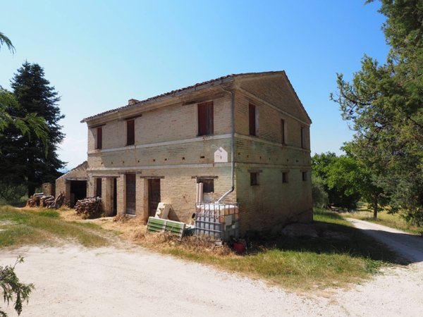 casa indipendente in vendita a Corridonia