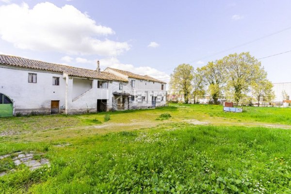 casa indipendente in vendita a Corridonia