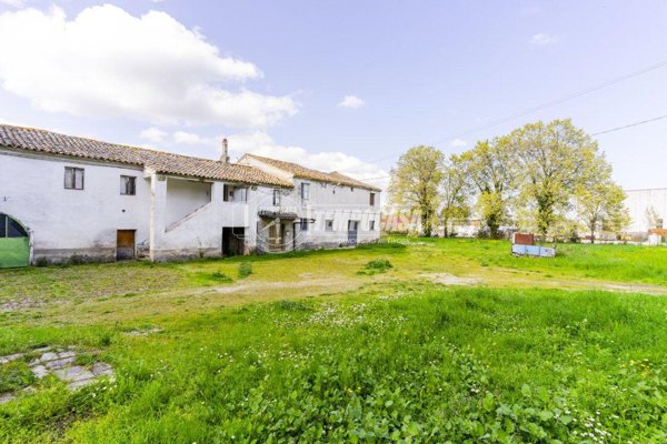 casa indipendente in vendita a Corridonia