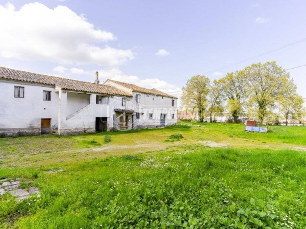 casa indipendente in vendita a Corridonia