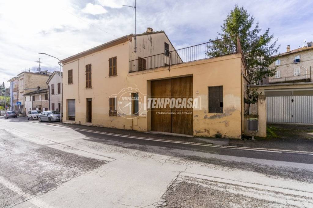 casa indipendente in vendita a Corridonia