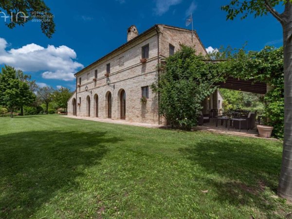 casa indipendente in vendita a Corridonia