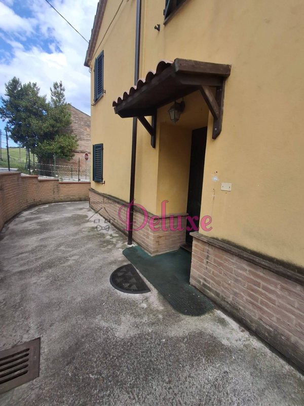 casa indipendente in vendita a Corridonia in zona San Claudio