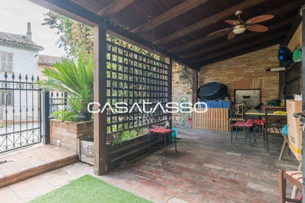 casa indipendente in vendita a Corridonia