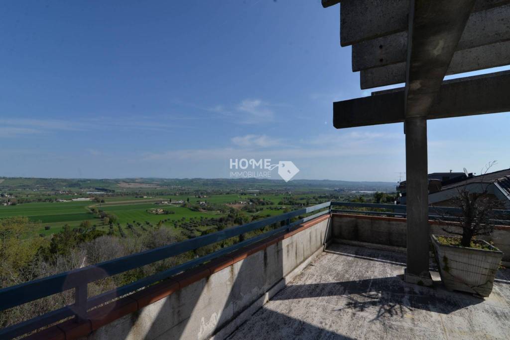 casa indipendente in vendita a Corridonia