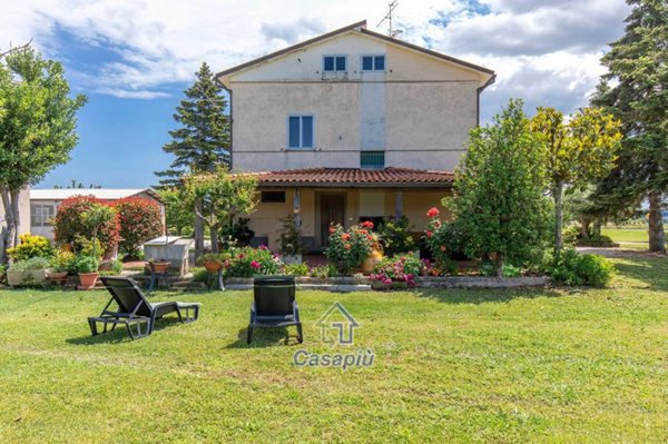 casa indipendente in vendita a Corridonia in zona San Claudio