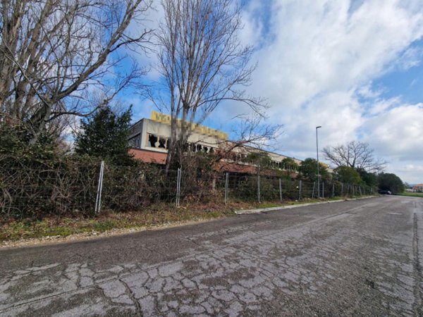 capannone in vendita a Corridonia