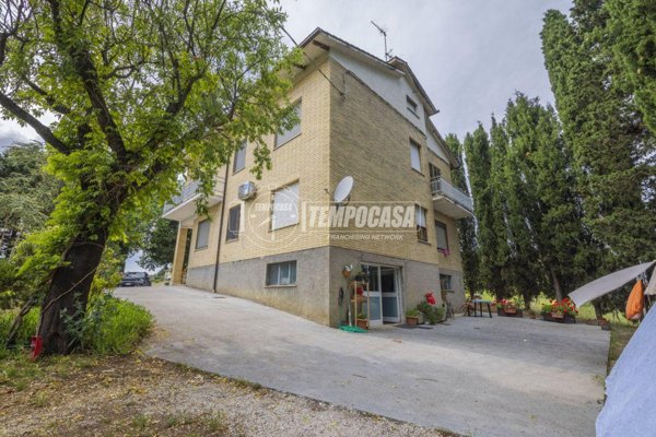 casa indipendente in vendita a Corridonia