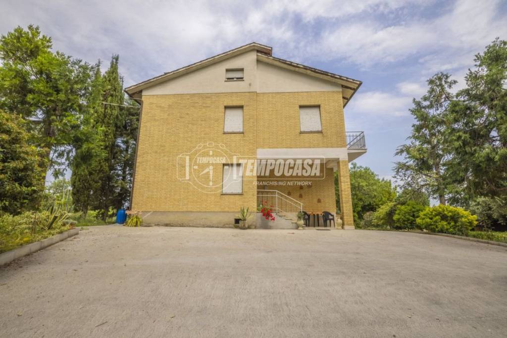 casa indipendente in vendita a Corridonia